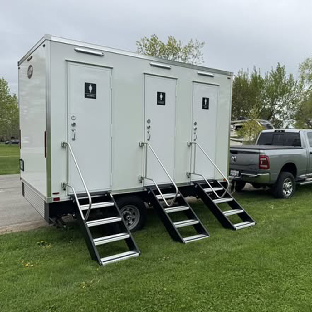 Outdoor 3-Rooms Mobile Toilet  - огляд і ціна Outdoor Camping Trailer